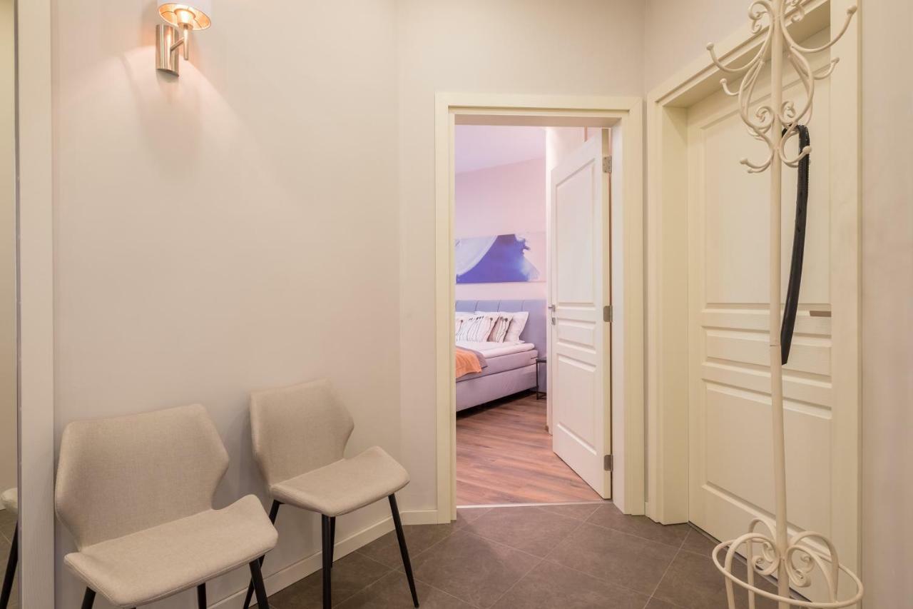 Cozy 3-Bedroom With Stylish Comfort And Chic Decor 소피아 외부 사진