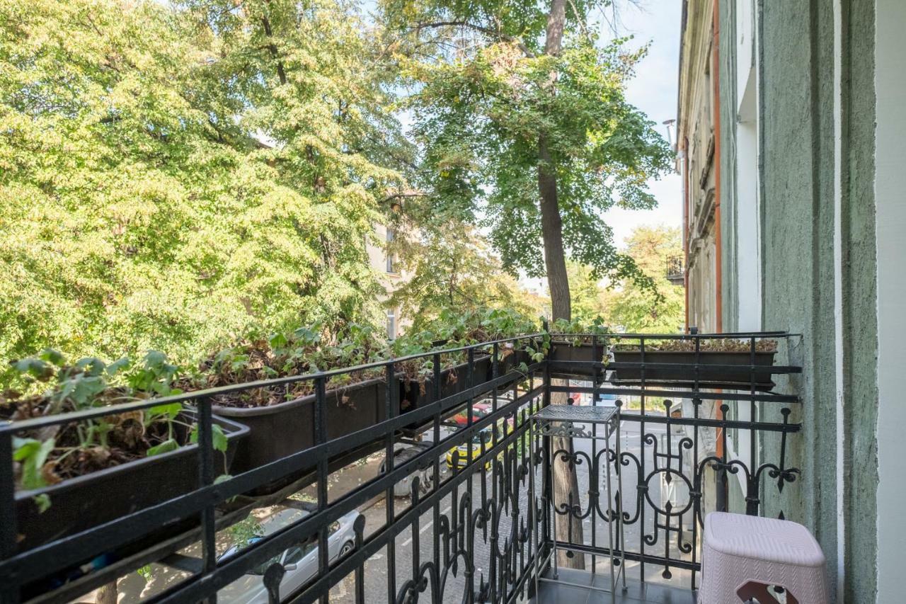 Cozy 3-Bedroom With Stylish Comfort And Chic Decor 소피아 외부 사진